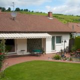 Ansicht auf die Rückseite mit Garten - 1