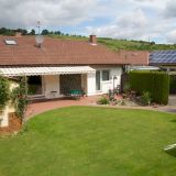 Ansicht auf die Rückseite mit Garten - 2